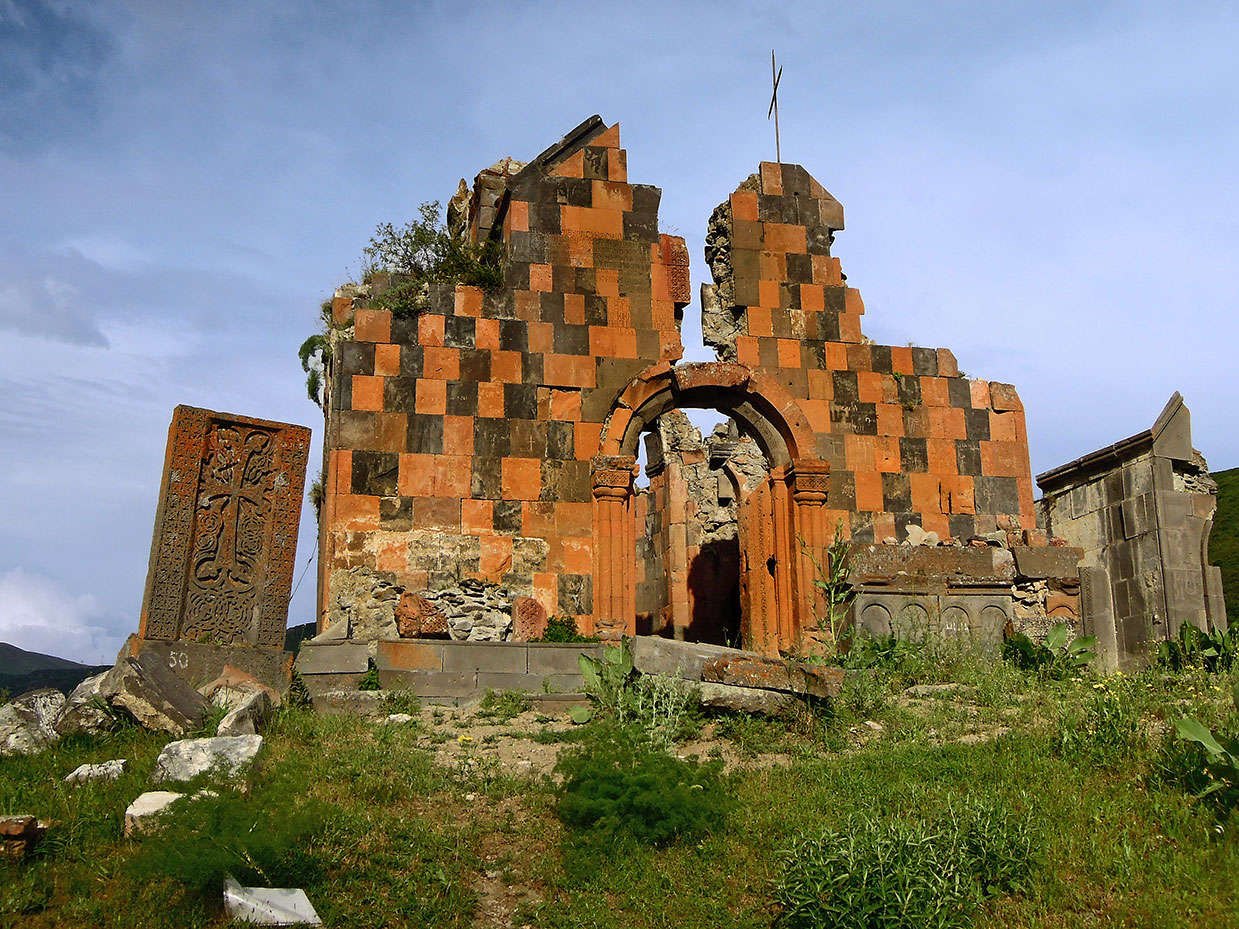 Havuts Tar, Havuts Tar Monastery